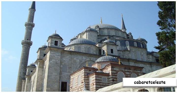 Sejarah yang Megah, Dari Gereja Kristen ke Masjid Fatih di Istanbul